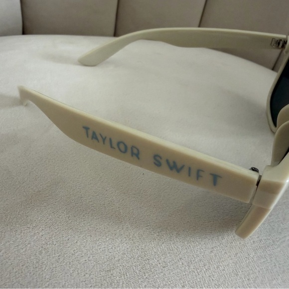 TAYLOR SWIFT Official Eras Tour 1989 (Taylor\'s Version) Cream Sunglasses Merch 1989 (Taylor main image 4